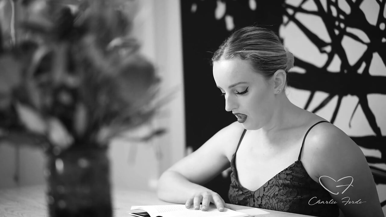 Ode to Hysterical Literature Featuring Charlie Forde, Amber Moore