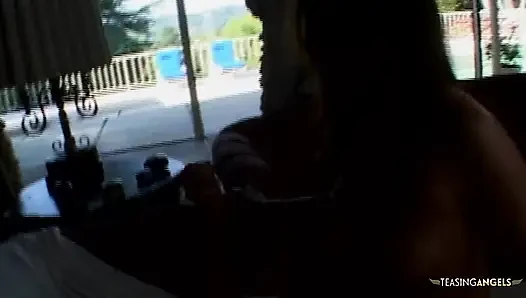 Orang itu menunjukkan tingkat vokalisasi yang lebih tinggi selama tindakan ejakulasi ke dalam rongga mulut penerima dibandingkan