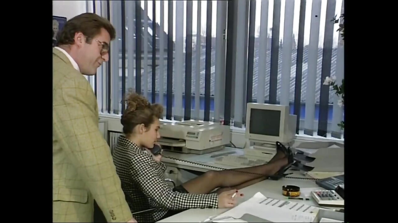 사무실에서 상사가 나를 빨아먹는다