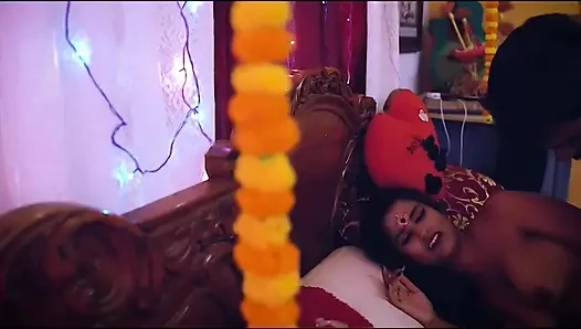 Suhagraat me pati ko behoshh karke boyfriend se chudwae