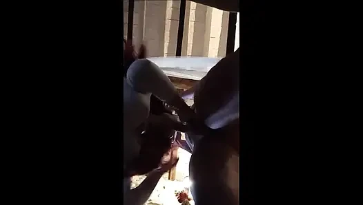 Gözlüklü harika sakso, bakış açısı görünümü ve ağzıma büyük miktarda döl