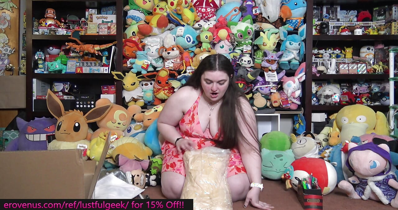 Abby Unboxes Erovenus Olivia Mini
