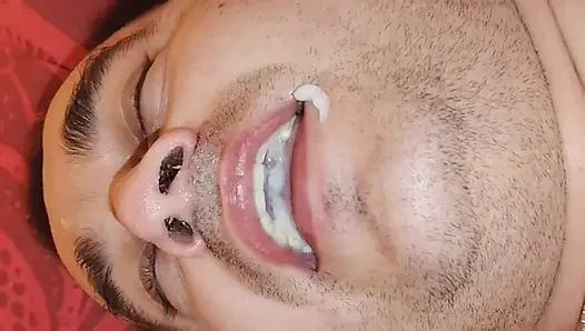 Sürtük sahibesi tarafından yumruklanıyor