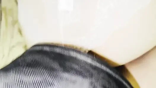 Ibu tiriku dengan celana dalam renda putih tanpa melepasnya. Crot di punggung.