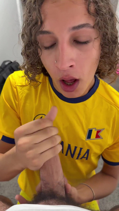 Tall English Stepdaddy Sucked off by Romanian Femboy