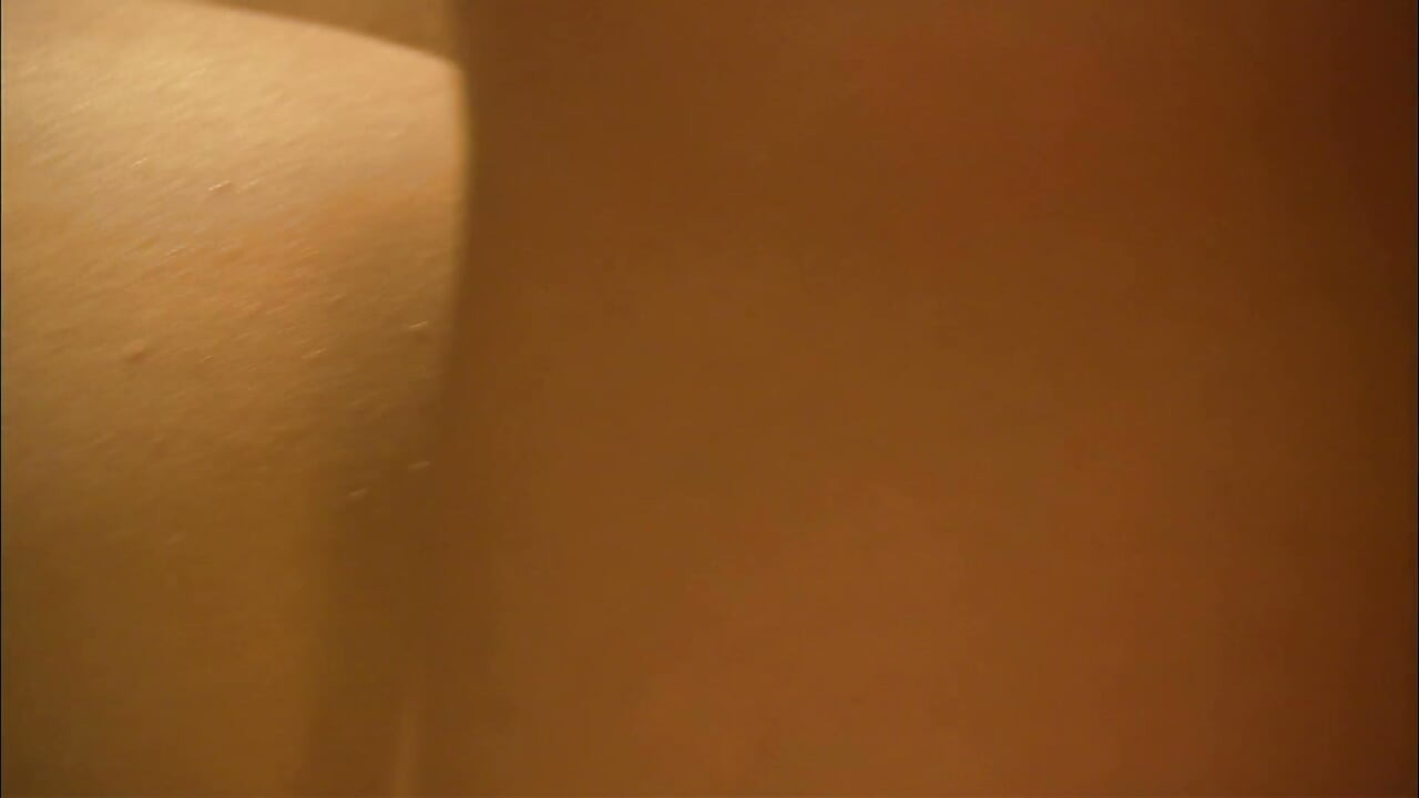 美丽的金发宝贝喜欢晨间性爱