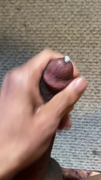 Quick masturbation and cum