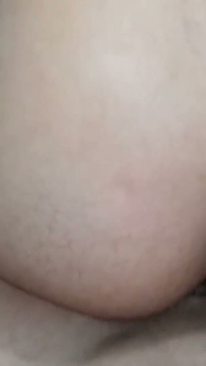 애런 맥라론과 가장 친한 친구가 맨손으로 섹스하고 안에 사정 | 클립 1