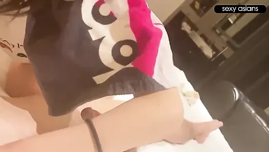 Piknik öğle yemeği randevus. Grup Tee Beauty dölleme telaşına düşüyor.