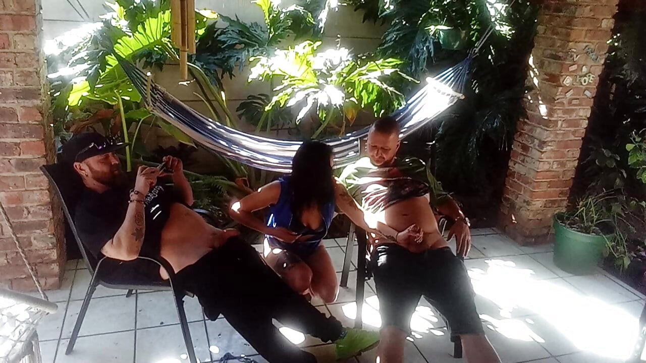Έξω στον κήπο είναι όπου όλα κατεβαίνουν