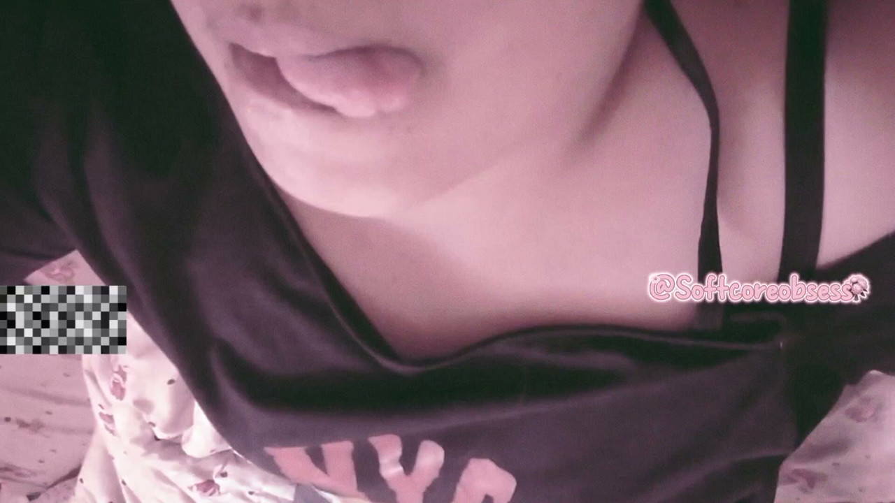 Mi saliva está negra por el cigarrillo lol