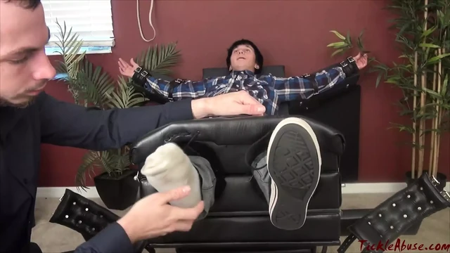 Hot American Dude Is Tickled to Heaven - Pure Gay Tickle Domination! - Dd_291