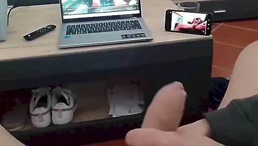 POV handjob MILF dengan cumshot di tangan