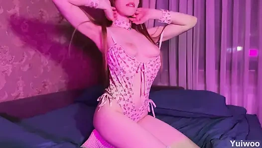 Aç tavşan gerçekten dölle beslenmek istiyor