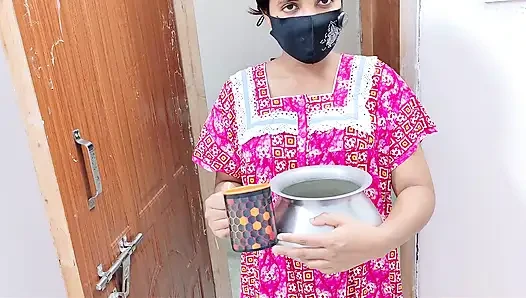 Milk seller aunty fuck by desi boy chudai xxx