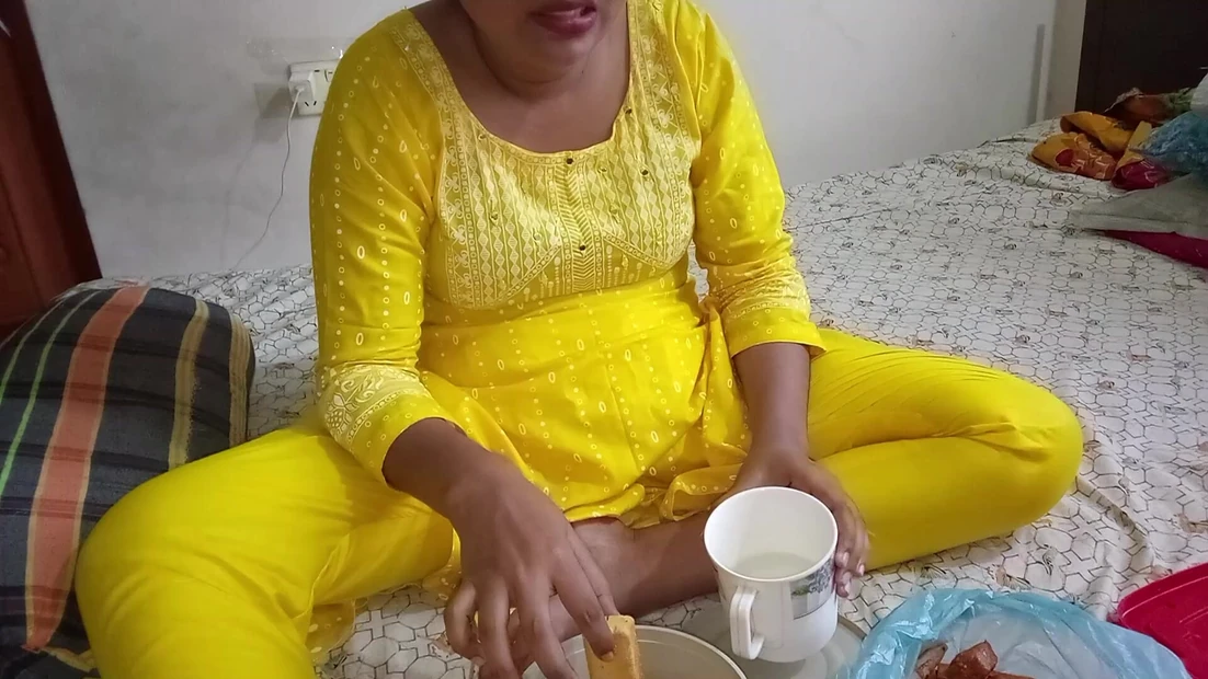 Devor with Bhabhi romance ..