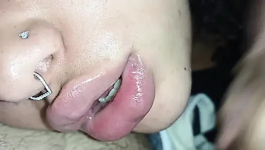 CREAMPIE FACIAL, SPURTING A LOT OF CUM ON HER BEAUTIFUL FULL LIPS