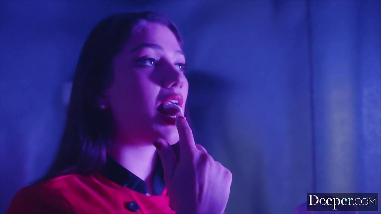 Deeper Baker Alyx Star lagi sampai matanya merem melek
