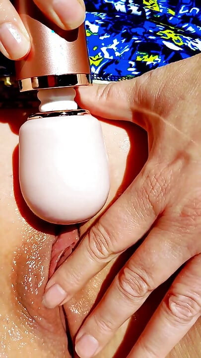Horny mature enjoys vibing her vulva then spreads her pink pussy