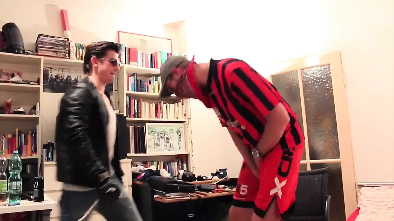 Stor ballbusting