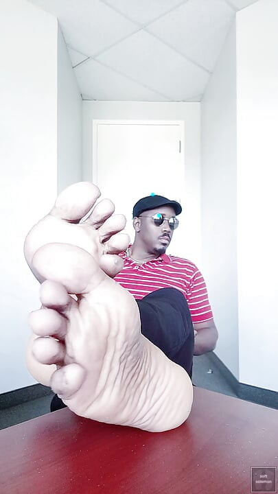 Male soles in the office (6) (2026)