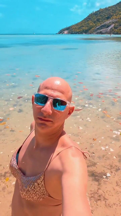 Aurora Сейшельские Острова показывают искрометно бикини на солнце