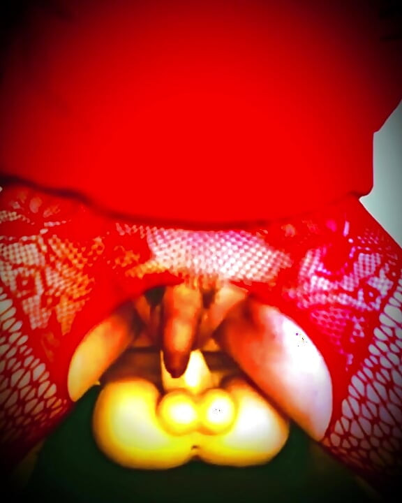Precum leg på min lille pik - dildo rider som en luder (rødt outfit)