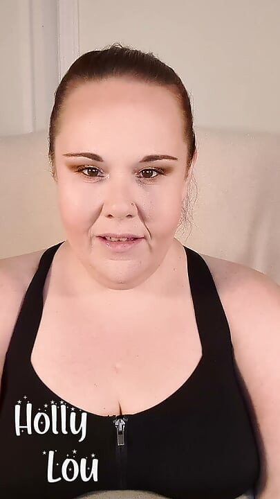 Esposa envia seus Desejos de Sissy para a Mistress Holly para o Treinamento de Sissy adequado