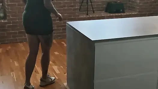 Busty Businesswoman Pees on the Kitchen Table