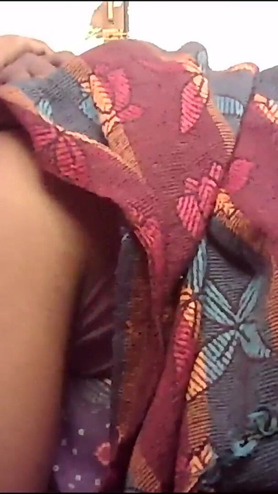 Mora se videti trenutak od "indijska seoska žena se seksi ljubi na Housband-u"
