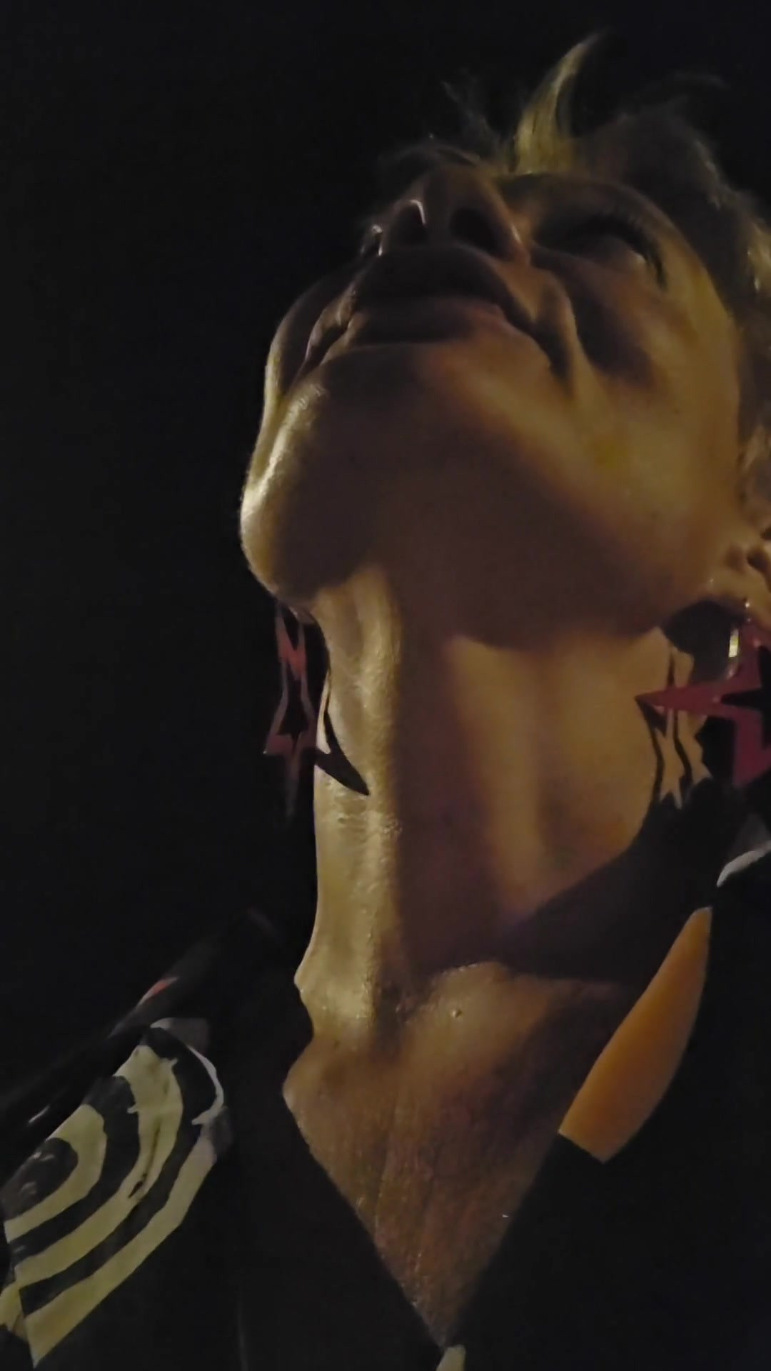 I'm looking for a cock to empty when I get home from a party and I come across a stranger that I suck hard in public