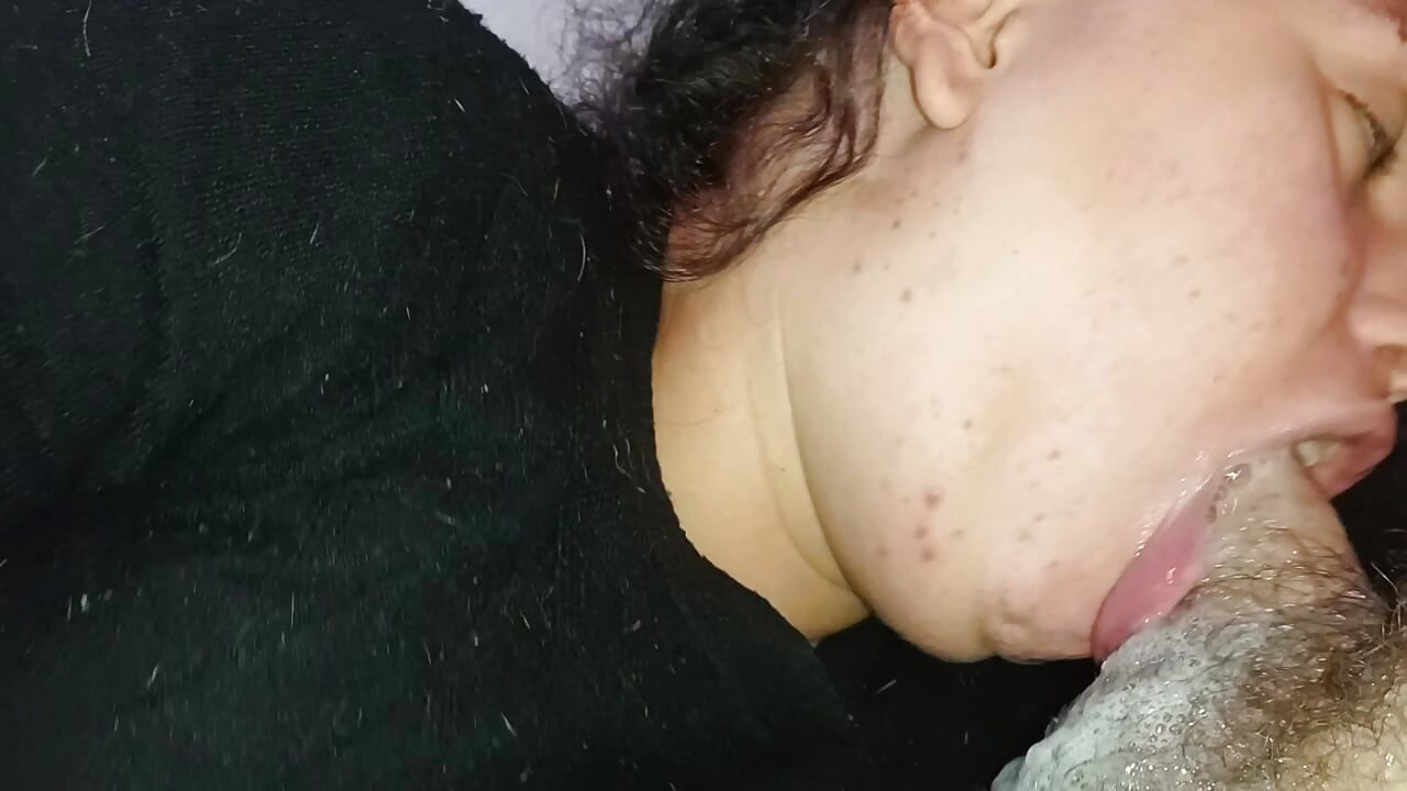 EXTREME CREAMPIE, FILLING THIS LITTLE MOUTH WITH SO MUCH CUM