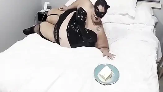 Catwoman: Cursed Cake Punishment Sd