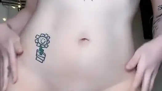 Gotik sürtük büyük zenci yarağına biniyor ve ortalığı dağıtıyor