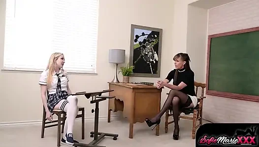 Professor sofie marie bekommt ein herrliches oral von Alaina taylor