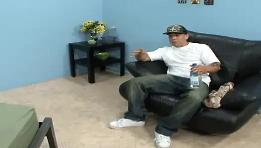 Toket ditindik diremas dan memeknya dientot