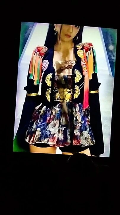 Jisoo cum tribute