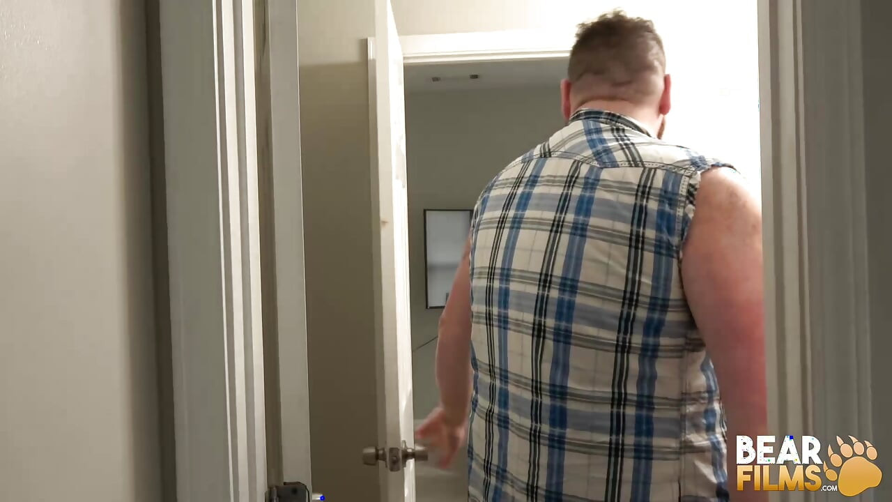 BEARFILMS Bjorn Johnsson zerżnięta przez Skott Locke