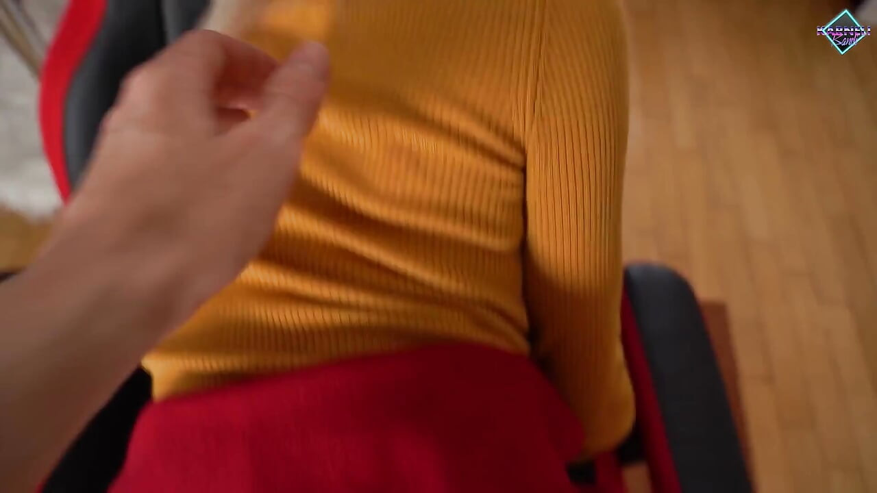 Cel mai bun cadou pentru Karneli pula într-o cutie