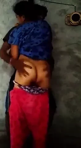 德西继兄弟和妹妹独自在家