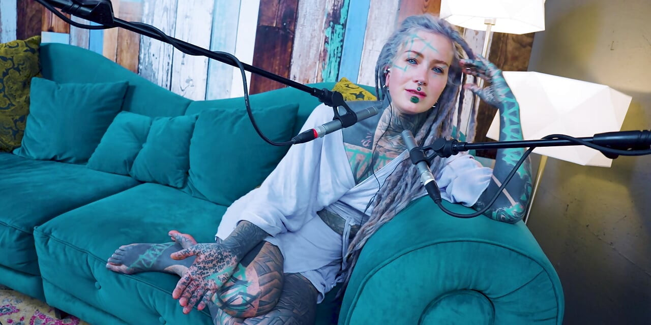 Jag pratar om U - obekväm - ASMR podcast SFW talande goth mager tjej dreadlocks tatuering modell inked girl