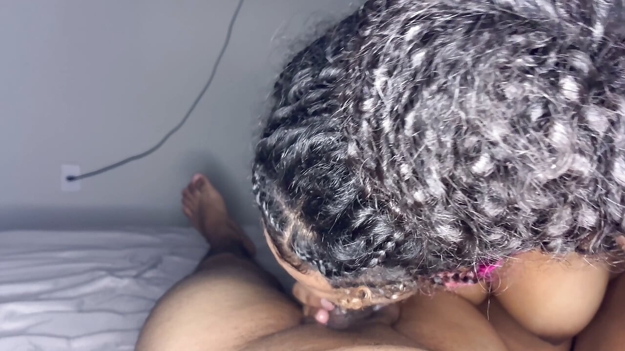 ¡QUÉ POLLA TAN DELICIOSA! Lo que realmente me gusta es la POLLA que llena toda la boca, esas tan gruesas que hasta cuesta mamarlas