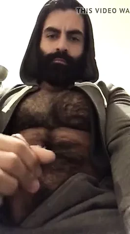 Hairy arab jerk off