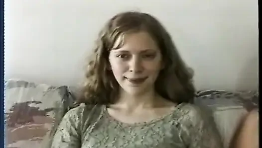 Retro vixens zonklayan yarağı yiyor ve amını damlatıyor