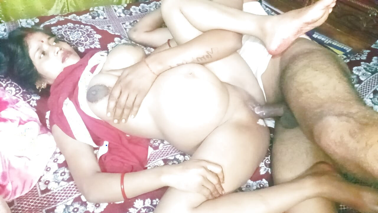 Indian mature homemade sex with her skinny bihari husband in really bihari style with dirty (hindi audio)