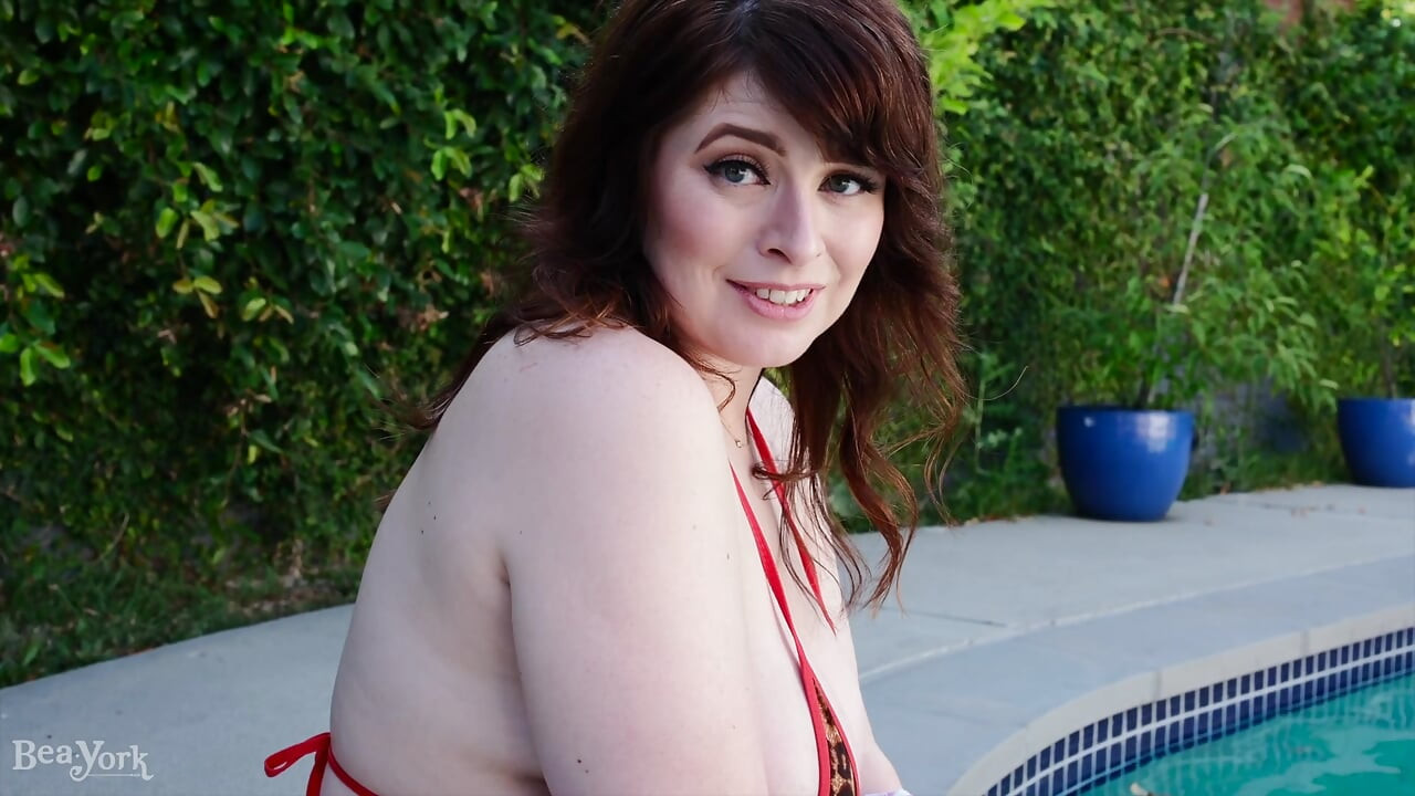 Fucking Lonely Girl at the Pool Party Role Play