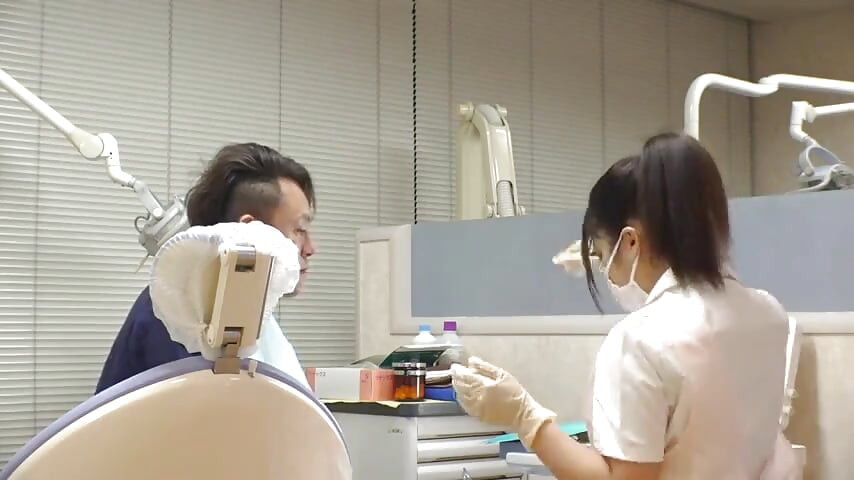 나와 함께 눈을 가두는 치과 의사