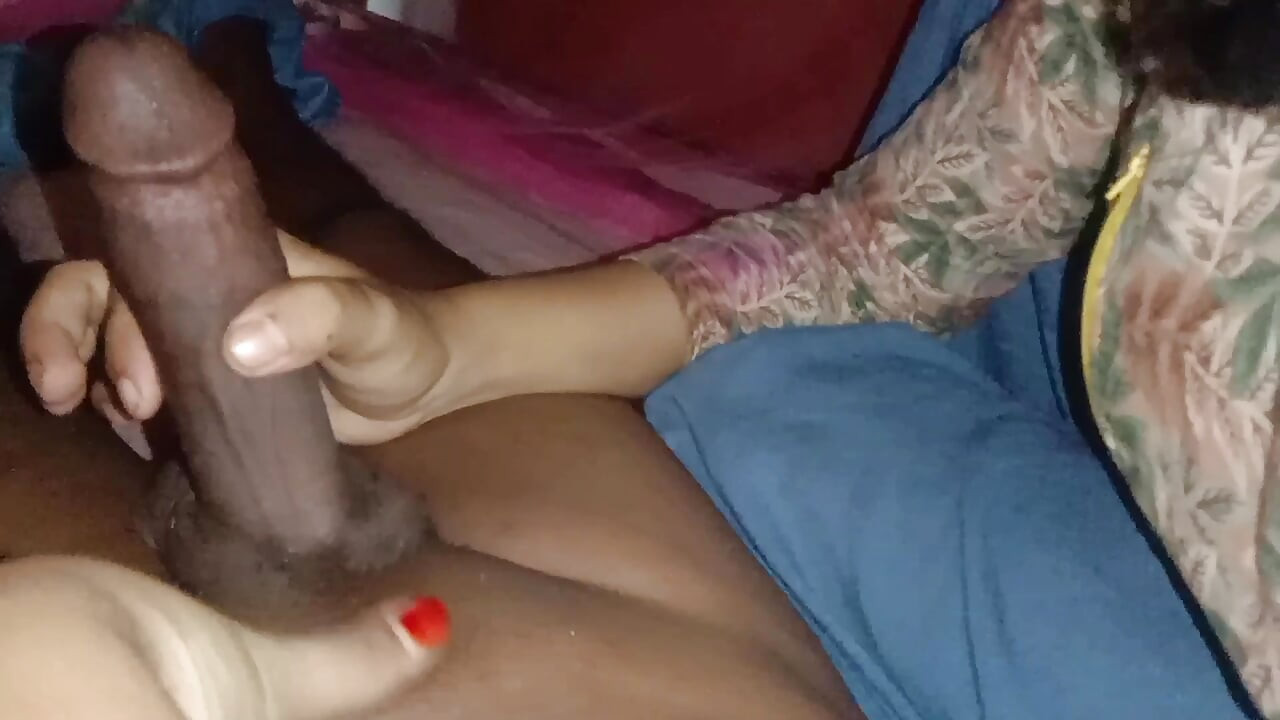 I got alone in the dark night and had sex with the girl. Her tight pussy was very attractive and the girl looked very beautiful