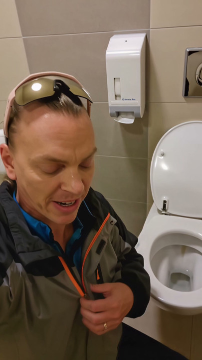 I like to lick urinals and be a slut in the toilets