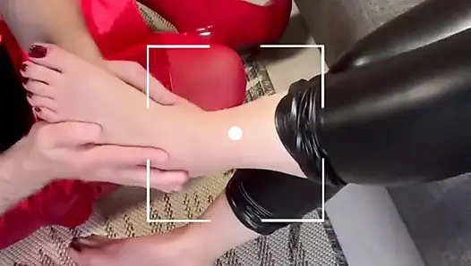 Мои ступни, угощение.